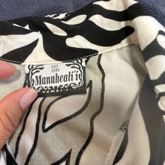 Manuhealii button top child size medium - Picture 4 of 4